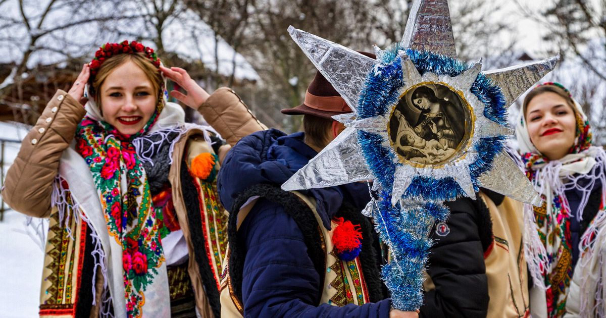Рождественские колядки являются одним из основных символов Рождества Рождественские колядки являются одним из основных символов Рождества