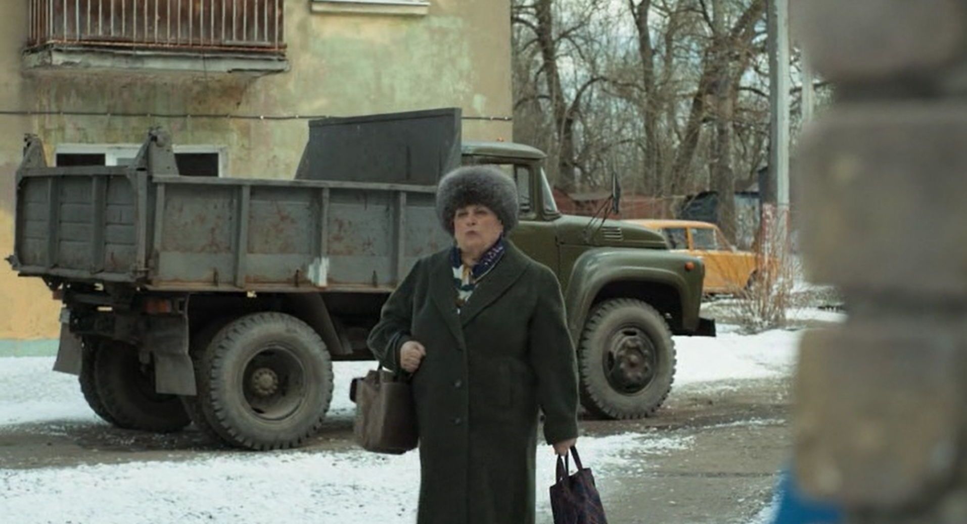 Учні не знімали шапки з учительок