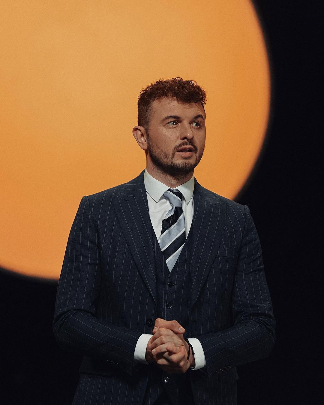 дама писает  Проблема не в том, что писает стоя, а в том, что человек долбо@б: Янович  раскрыл секрет мужчин