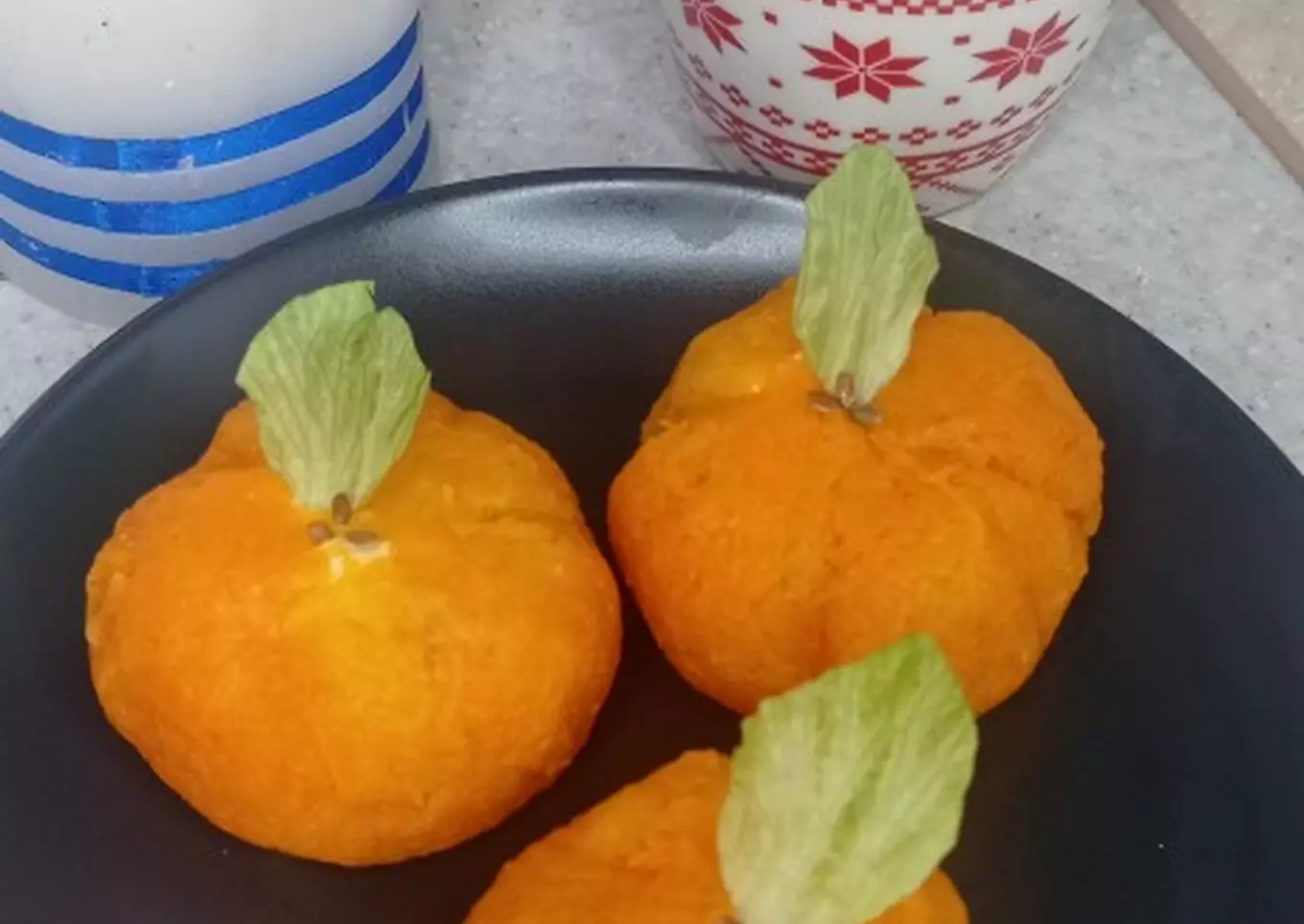 "Мандарынки", вдобавок к другим закускам, усилят атмосферу чуда и праздника! "Мандарынки", вдобавок к другим закускам, усилят атмосферу чуда и праздника!