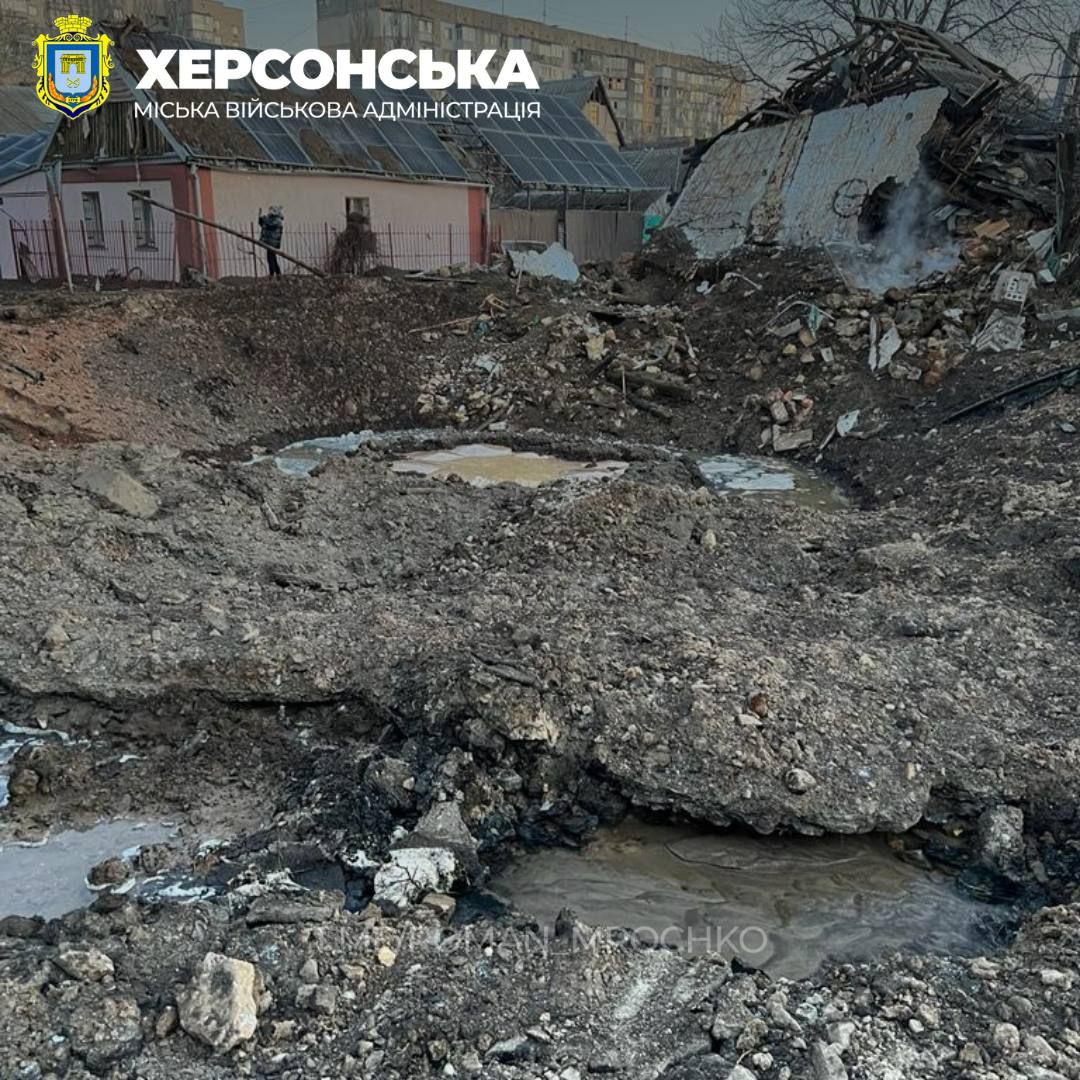 Россияне обстреляли Херсонщину ракетами и артсистемами, погибли три человека - фото 3
