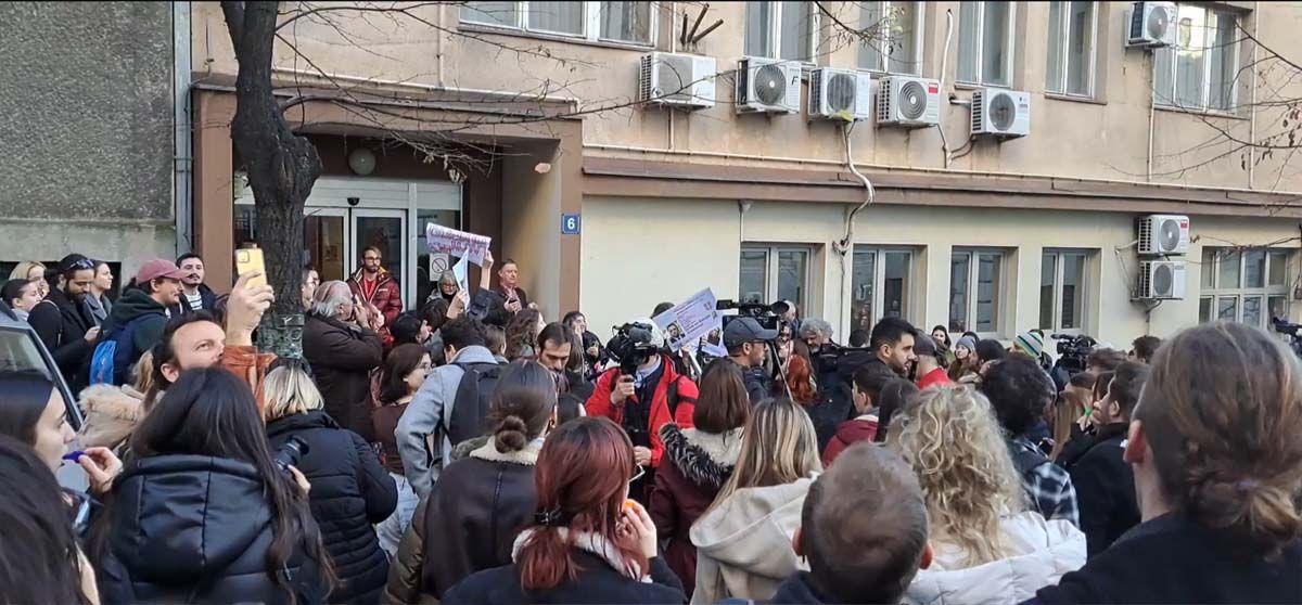 Опозиція заявляє, що "майдану не буде Опозиція заявляє, що "майдану не буде