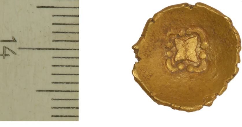 Мотив чотирикутної зірки, оточеної чотирма арками, є рідкісним, оскільки відомо лише три кельтські монети з веселковими кубками з таким малюнком.