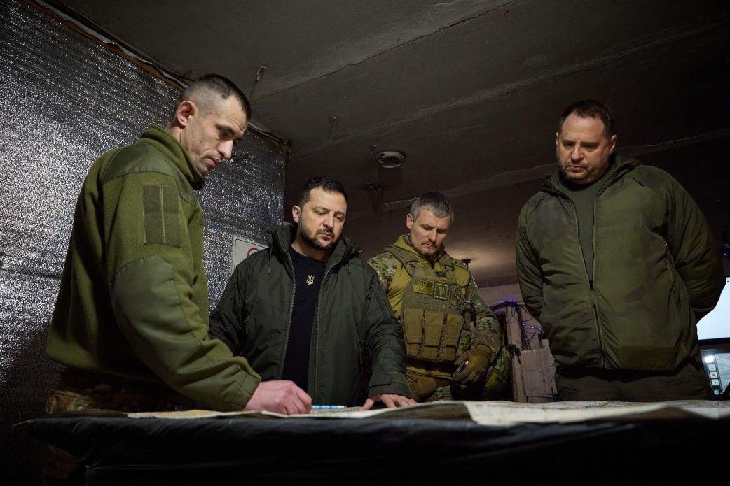 Зеленський приїхав в Авдіївку: відвідав позиції захисників – відео 1