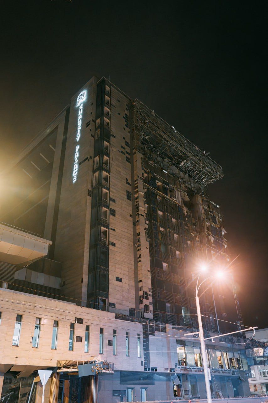 Готель після удару  Готель після удару