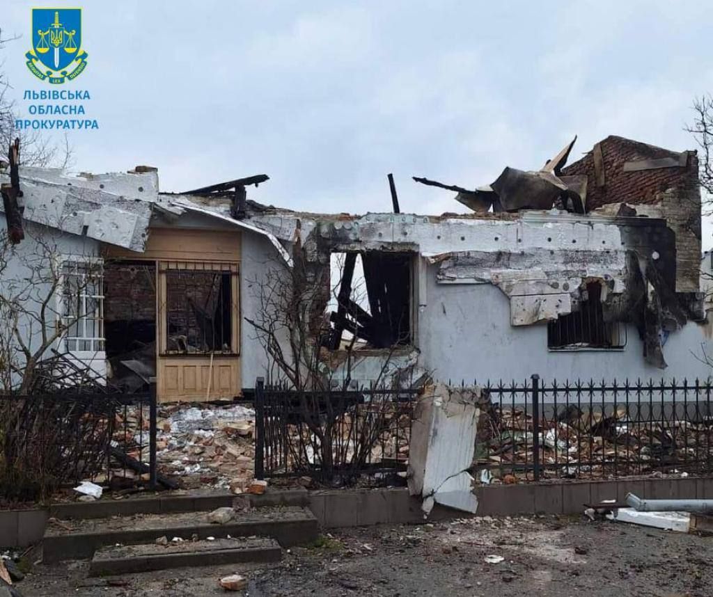 Атака дронів на Львів: прокуратура розслідує знищення музею Шухевича та руйнування університету 1