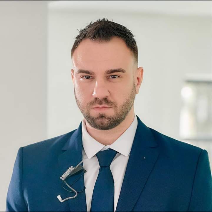 Я впав у відчай: Відомий актор обурений змінами 1 Я впав у відчай: Відомий актор обурений змінами 1