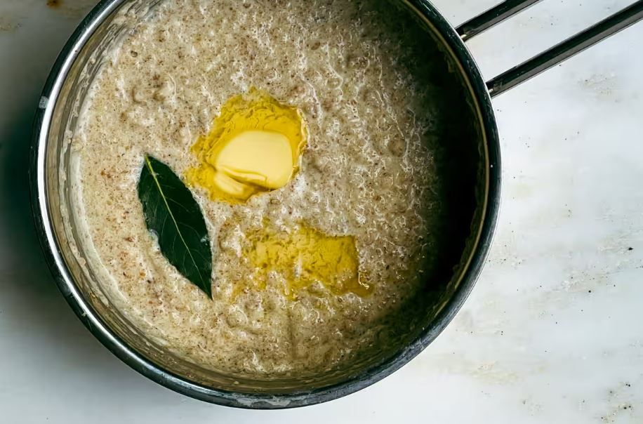 Этот соус очень аппетитный и сытный!