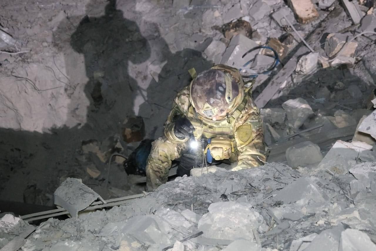 Выросло количество погибших, среди них - 5 детей: Зеленский отреагировал на ракетный удар России по Покровску - видео 2