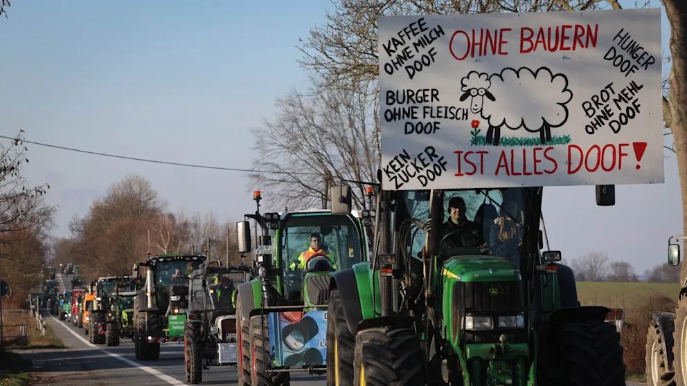 Фермери Німеччини протестують: перекрили автобани та вивели тисячі тракторів у містах 2