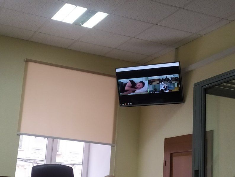 Трансляция выступления Александра Дубинского 11 января 2024 года. Фото: Анна Самара/Общественное Трансляция выступления Александра Дубинского 11 января 2024 года. Фото: Анна Самара/Общественное