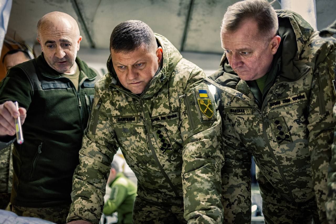Залужний з Шапталою відвідали військових на передовій: подробиці і фото 4