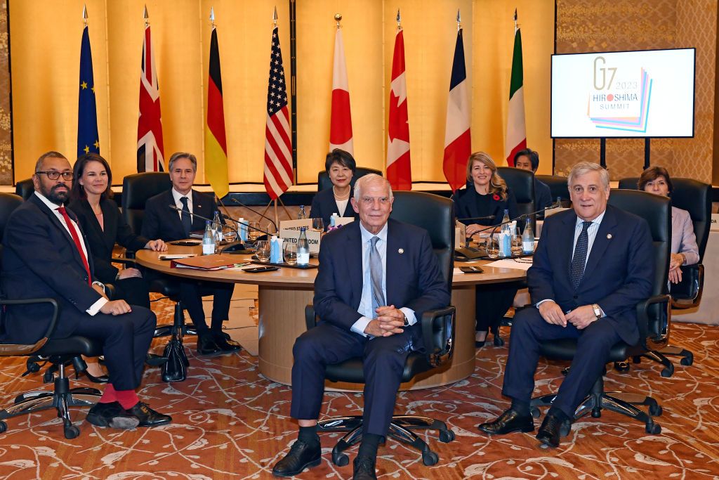 Щоб конфіскувати російські активи, США повинні мати підтримку G7 Фото: Getty Images Щоб конфіскувати російські активи, США повинні мати підтримку G7 Фото: Getty Images