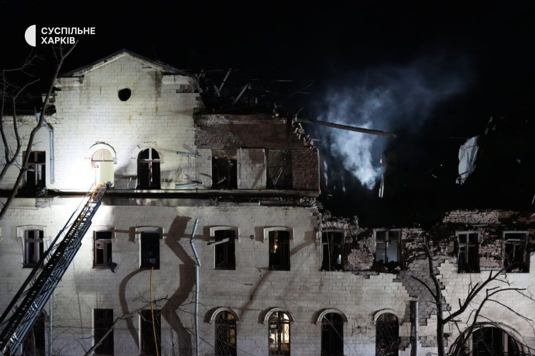 Ракетний удар по центру Харкова: з’явилися фото наслідків влучання у лікарню 6