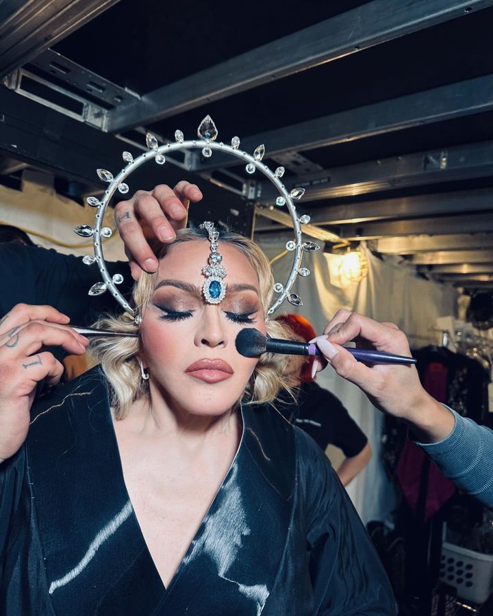 Королева ніколи не спізнюється Королева ніколи не спізнюється