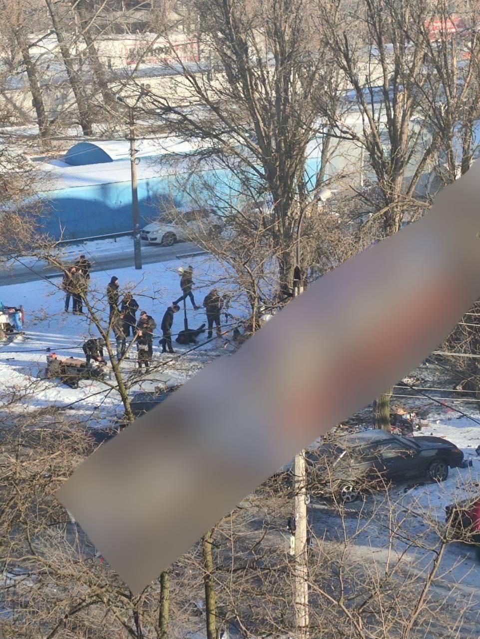 Наслідки обстрілу ринку у Донецьку 21 січня Наслідки обстрілу ринку у Донецьку 21 січня