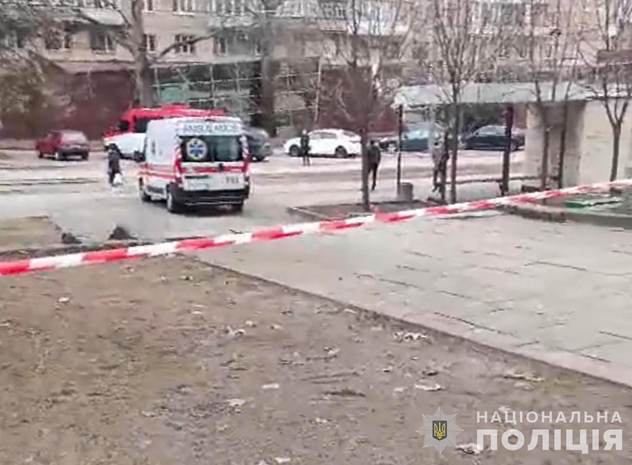 У Запоріжжі чоловік застрелив жінку у сквері, а потім убив себе 2