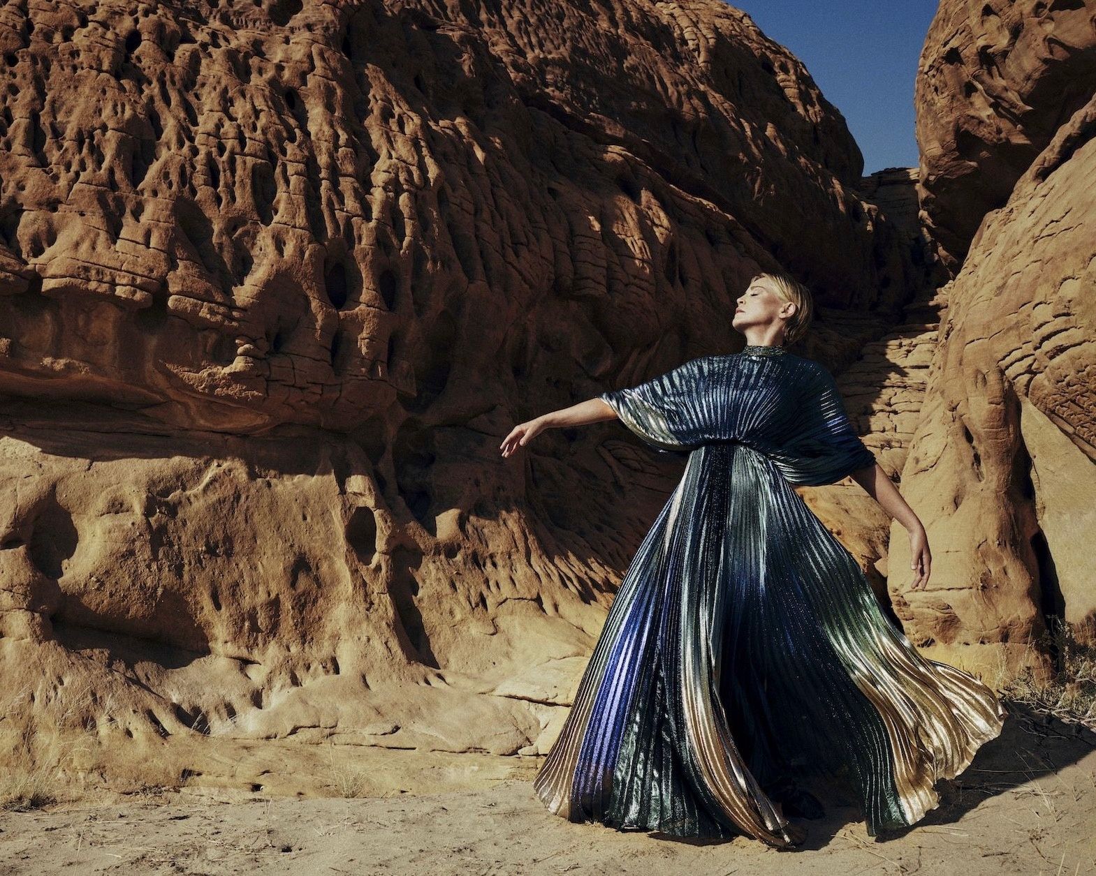 С невероятным ощущением мира. Фото: Harper's Bazaar