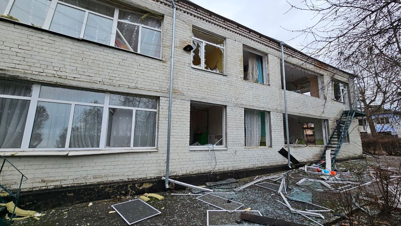 Повреждение получил детсад. Фото: Александр Прокудин Повреждение получил детсад. Фото: Александр Прокудин