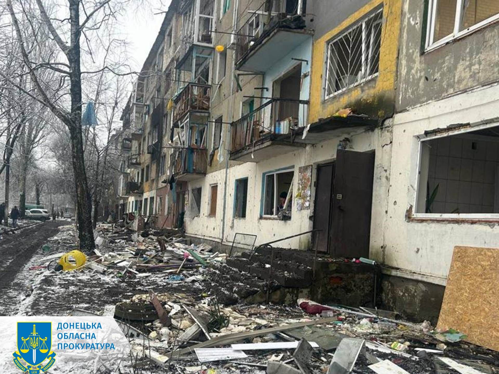 Последствия обстрела Мирнограда 28 января. Фото: Донецкая областная прокуратура Последствия обстрела Мирнограда 28 января. Фото: Донецкая областная прокуратура