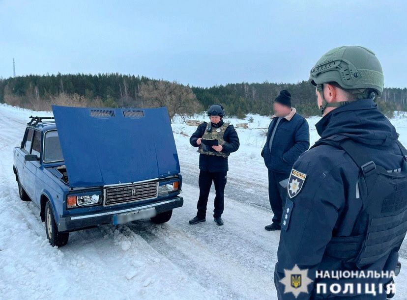 Вигляд автівки після обстрілу Вигляд автівки після обстрілу