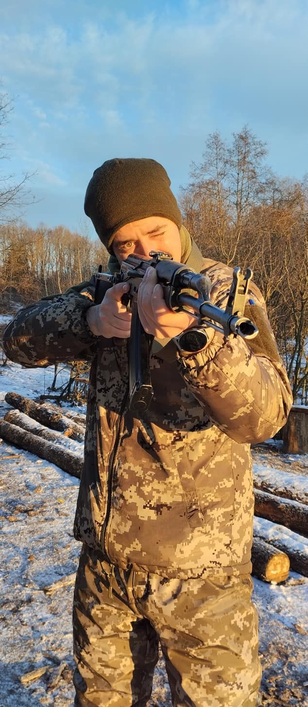 Загинув на нулі лише за місяць після призову: соцмережі згадують молодого актора Володимира Федінчука 3