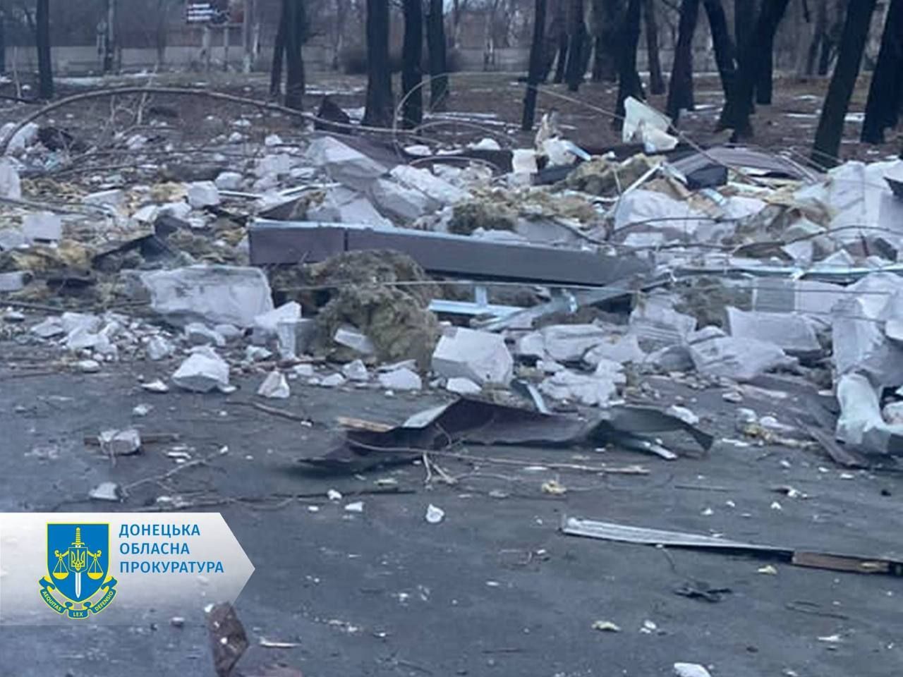 Окупанти вдарили ракетами по Мирнограду: загинув чоловік, який їхав на велосипеді додому - Офіс Генпрокурора 1