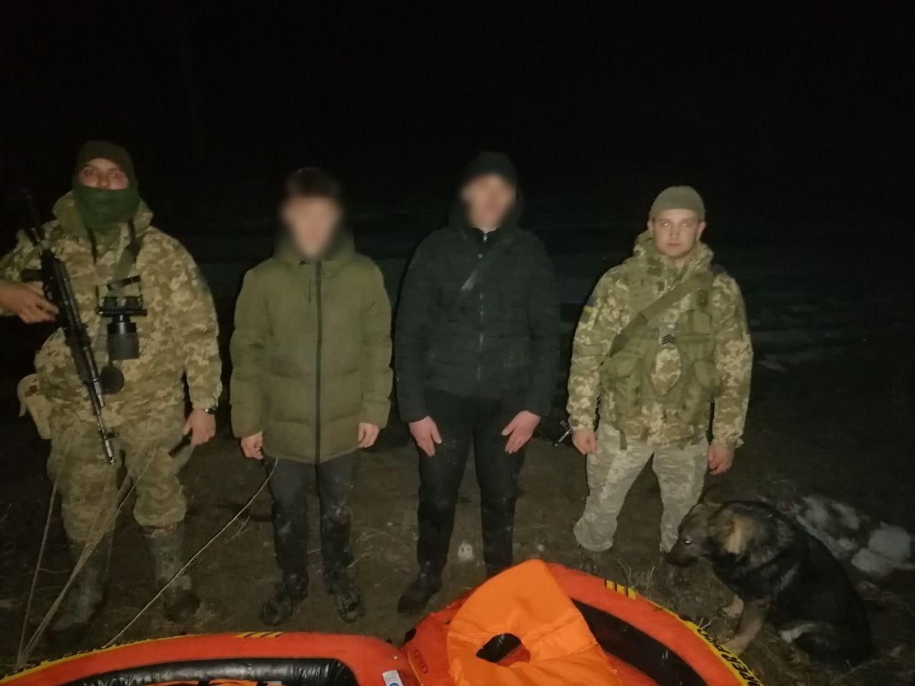 Службовий пес прикордонників зупинив ухилянтів, які хотіли втекти в Угорщину: як він це зробив 2