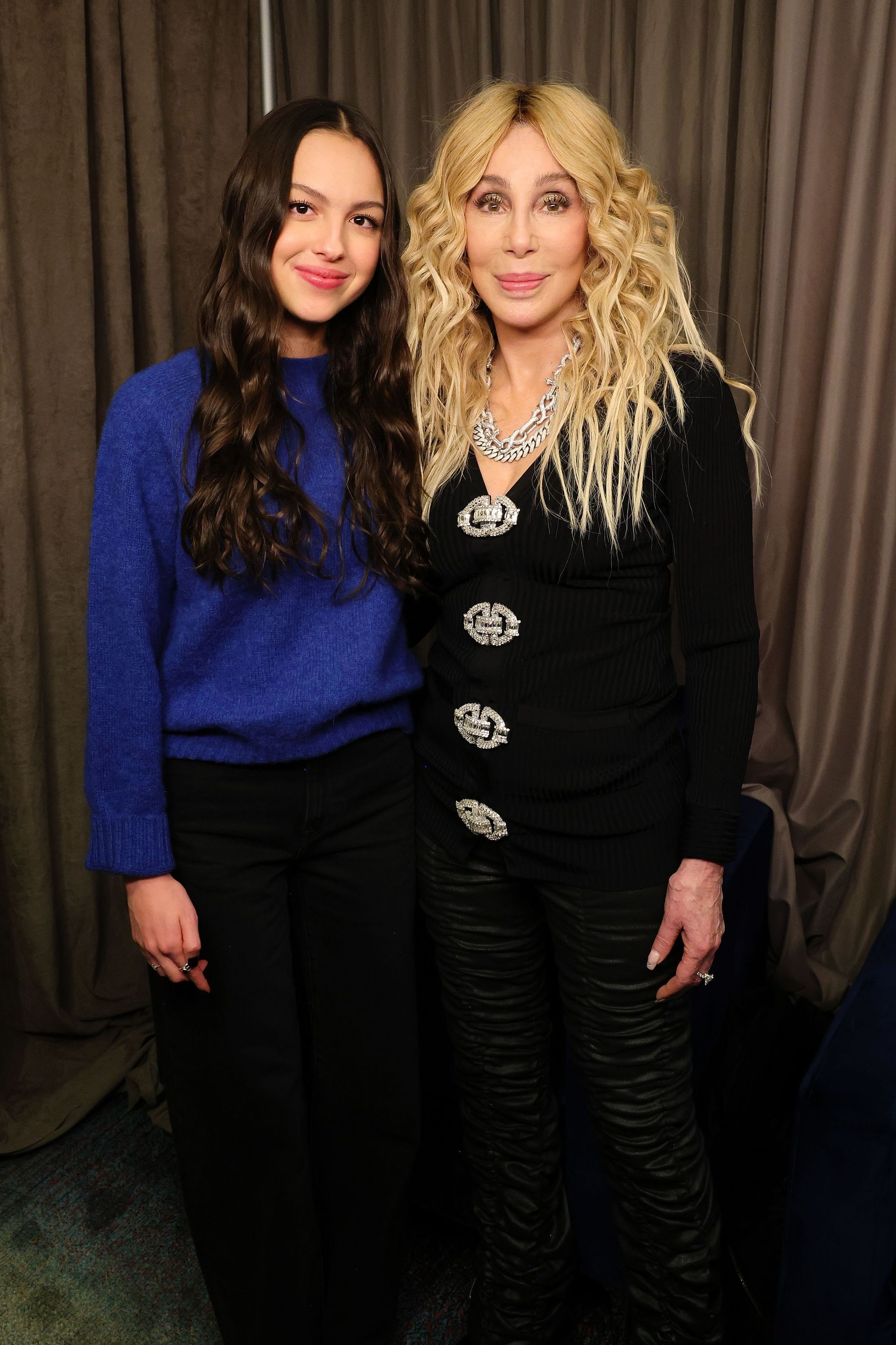 Шер с певицей Оливией Родриго Шер с певицей Оливией Родриго