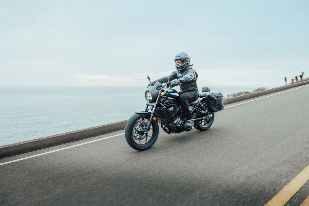 Мотоцикл Honda CMX 1100. Фото з офіційного сайту Мотоцикл Honda CMX 1100. Фото з офіційного сайту