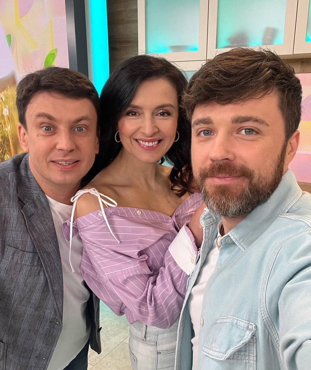 Валентина Хамайко з співведучими шоу "Сніданок. Вихідний" Валентина Хамайко з співведучими шоу "Сніданок. Вихідний"