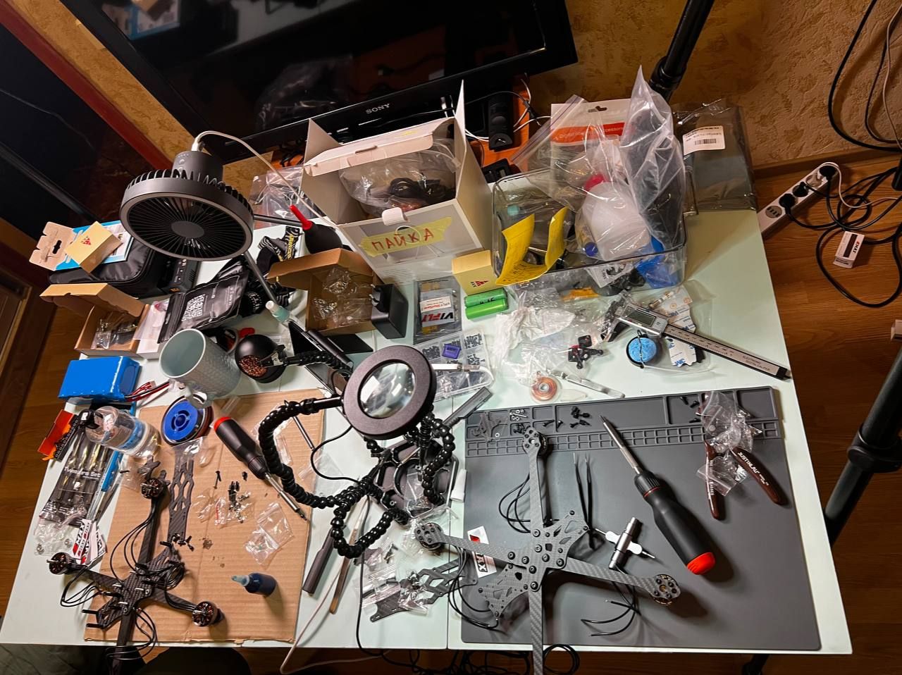 Користувачі соцмереж показують свої робочі місця