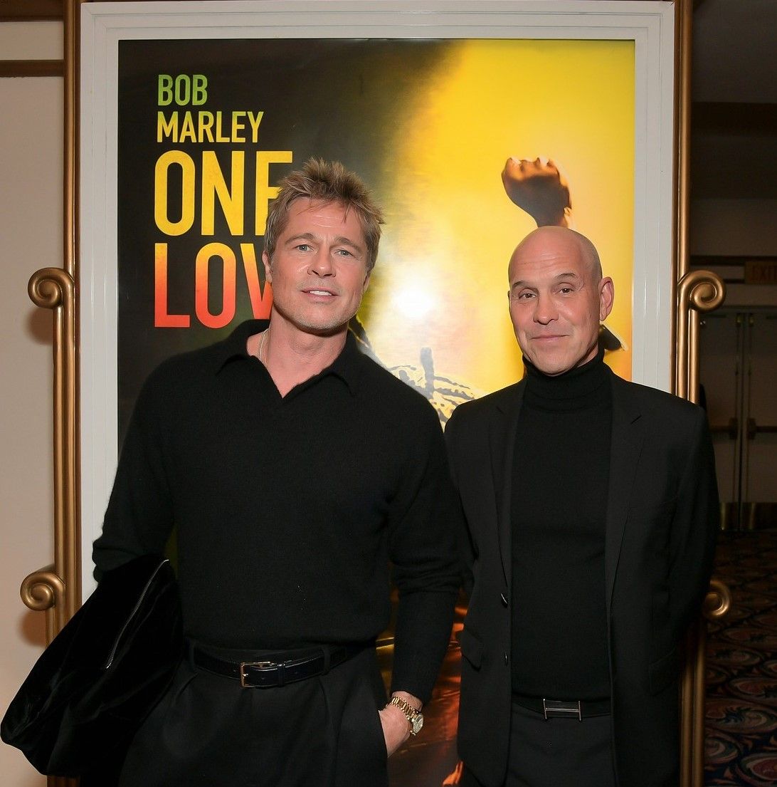 Брэд Питт и Брайан Роббинс, президент и генеральный директор Paramount Pictures Брэд Питт и Брайан Роббинс, президент и генеральный директор Paramount Pictures