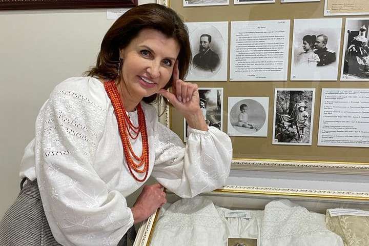 Марина Порошенко у традиційному українському вбранні Марина Порошенко у традиційному українському вбранні