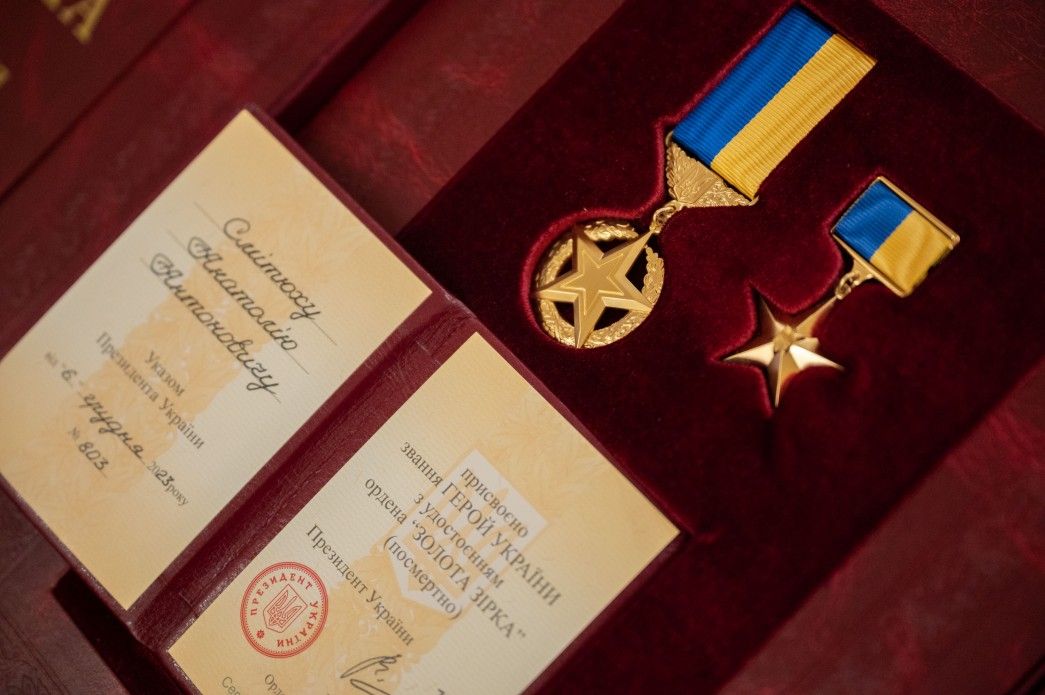 Присвоєння Героя України Залужному та Буданому: у Зеленського показали відео 2
