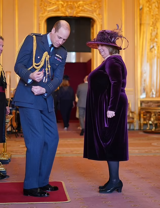 Вільям намагається зловити нагороду в повітрі