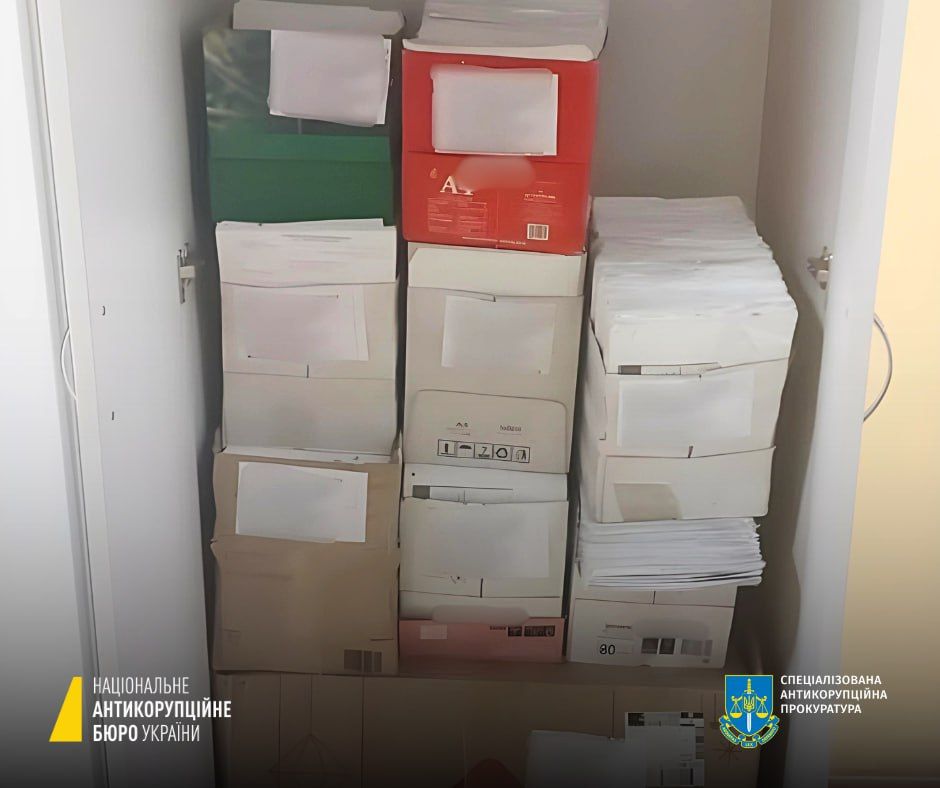 Закупівлі продуктів для ЗСУ: в НАБУ підтвердили факт корупції, детективи масово вилучають документи 2
