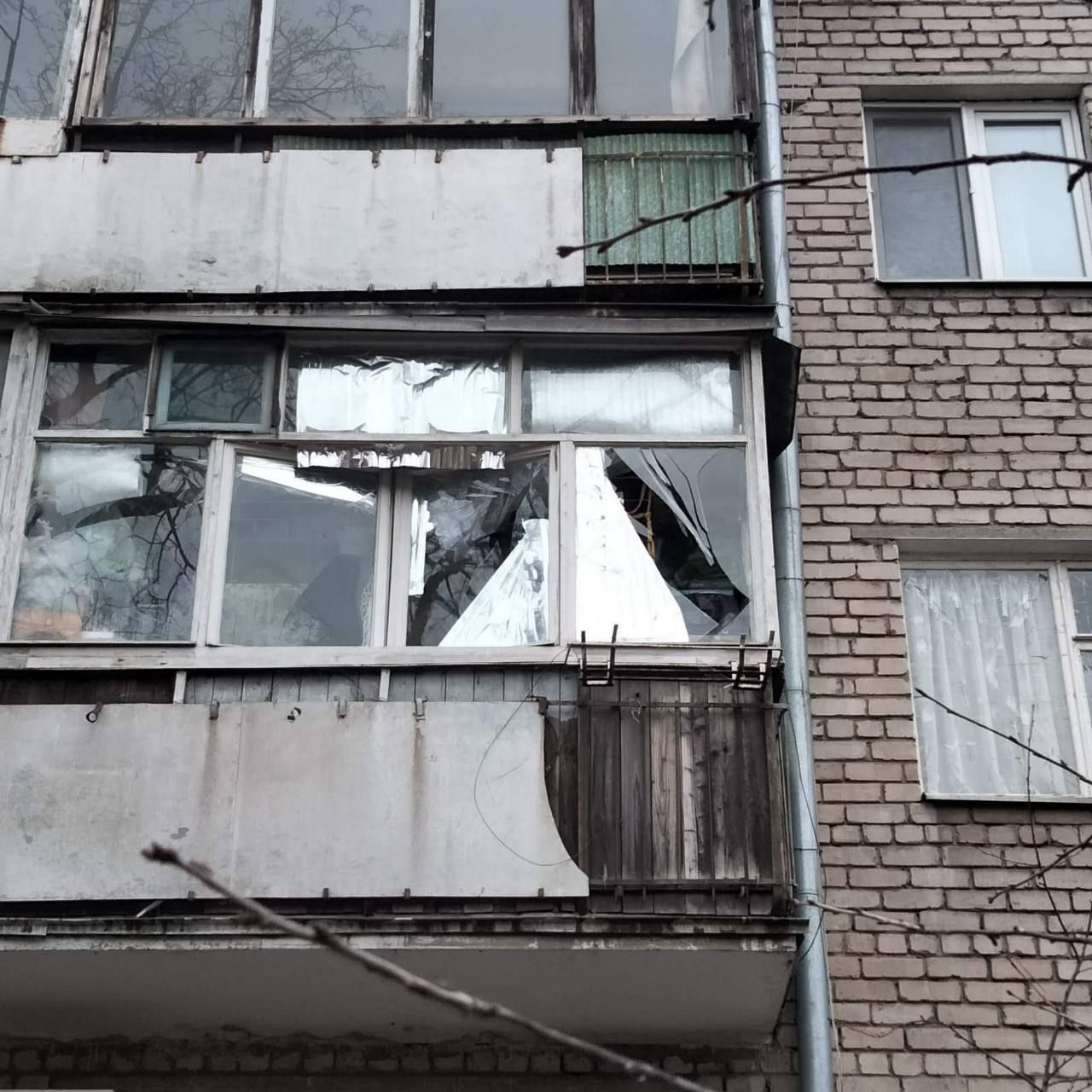 Утренний обстрел Запорожья: есть пострадавшие, повреждены жилые дома – фото 2