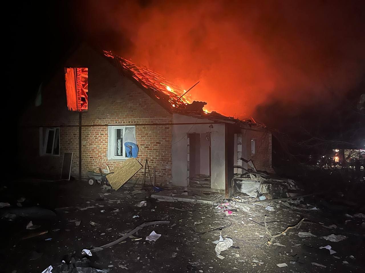Війська рф скинули на Харківщину авіабомби: загинуло подружжя, є поранені 1