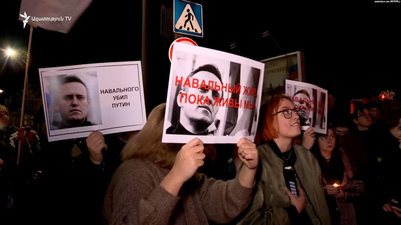 Путин – убийца: в мире устроили митинги из-за смерти Навального – видео 1