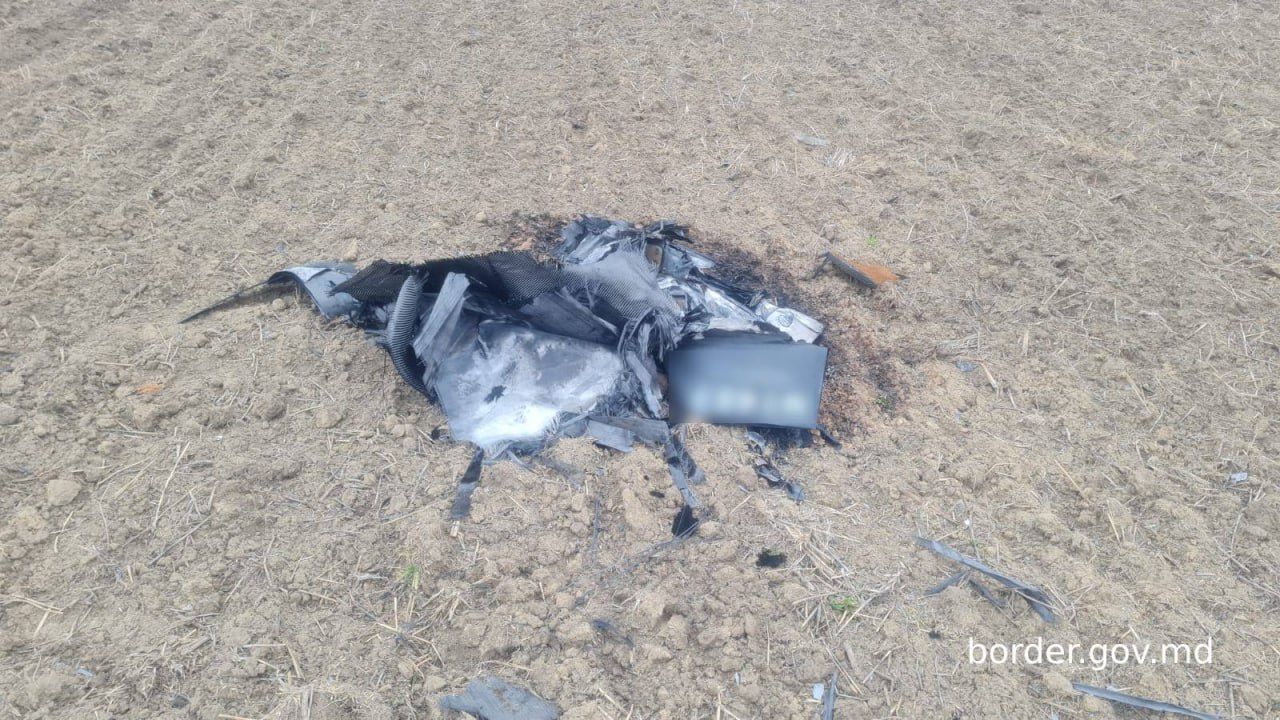 Обломки русского боевого дрона Герань-2 упали в Молдове - фото 2