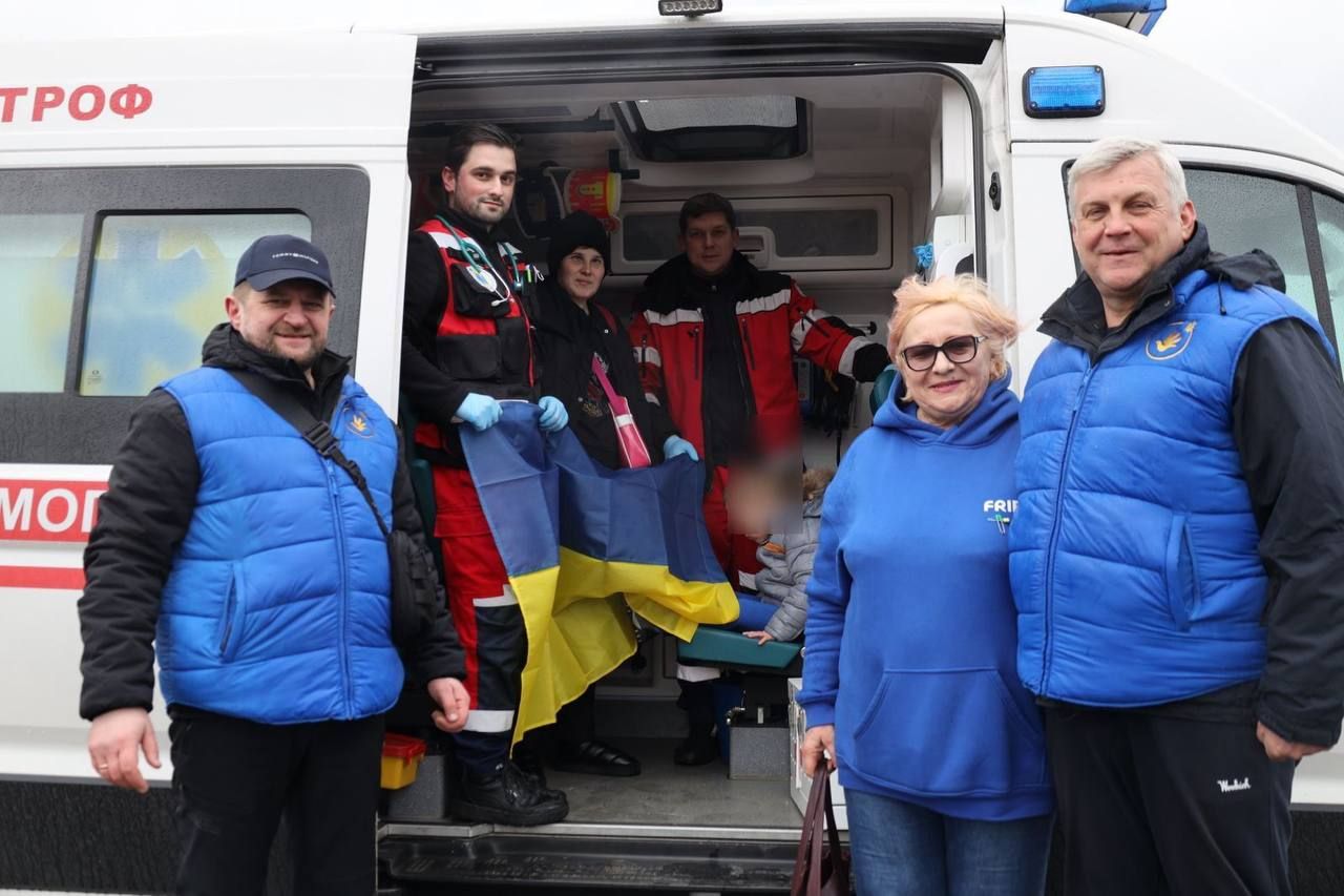Возвращение маленьких украинцев домой Возвращение маленьких украинцев домой