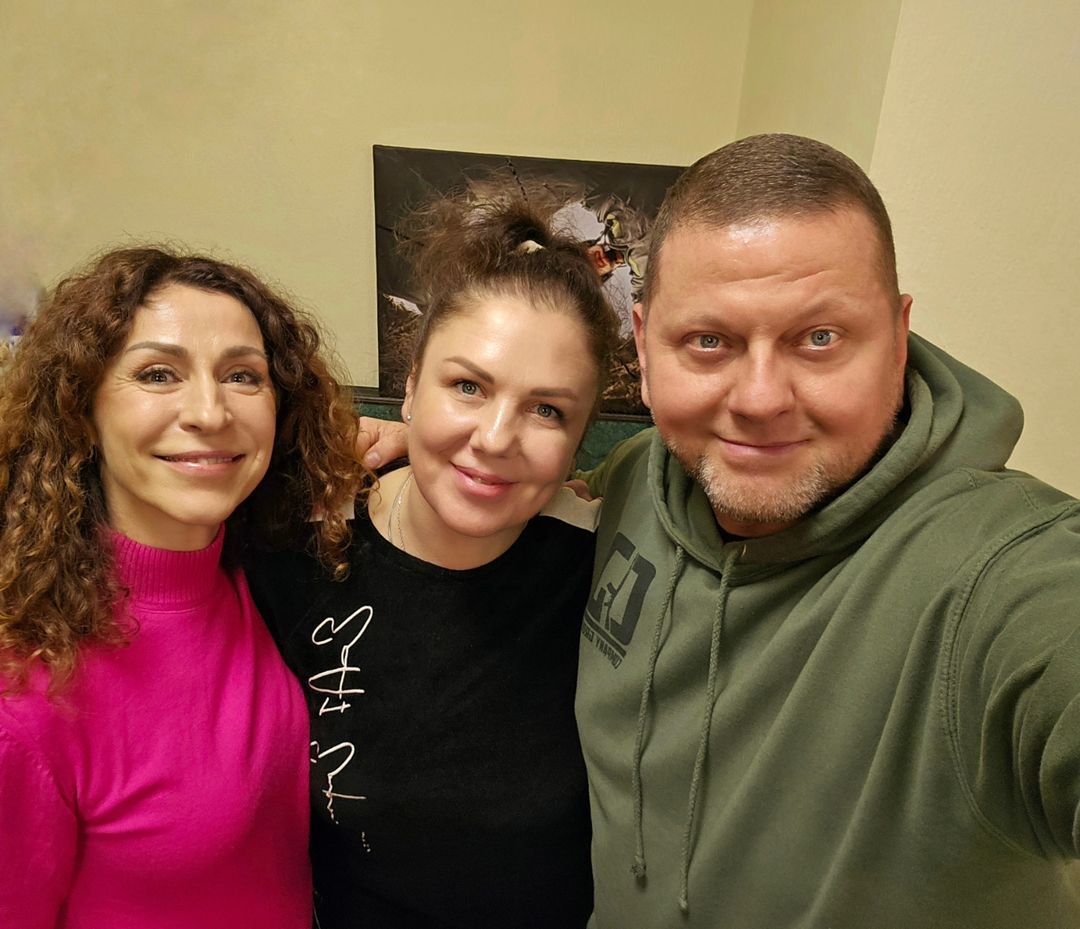 Надежда Матвеева (слева) и генерал Валерий Залужный с супругой Надежда Матвеева (слева) и генерал Валерий Залужный с супругой