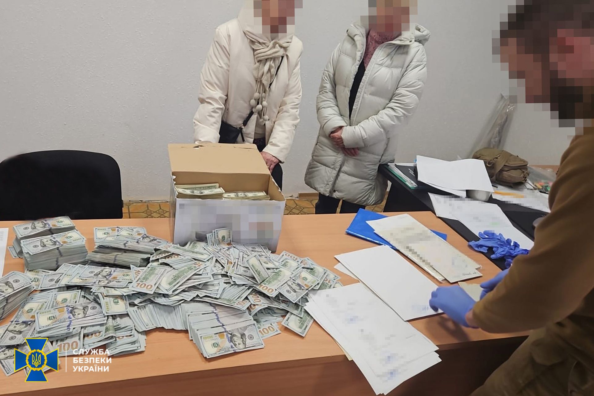 СБУ задержала экспредседателя ВЛК Черниговщины: при обысках нашли почти $1 млн – фото и видео 1