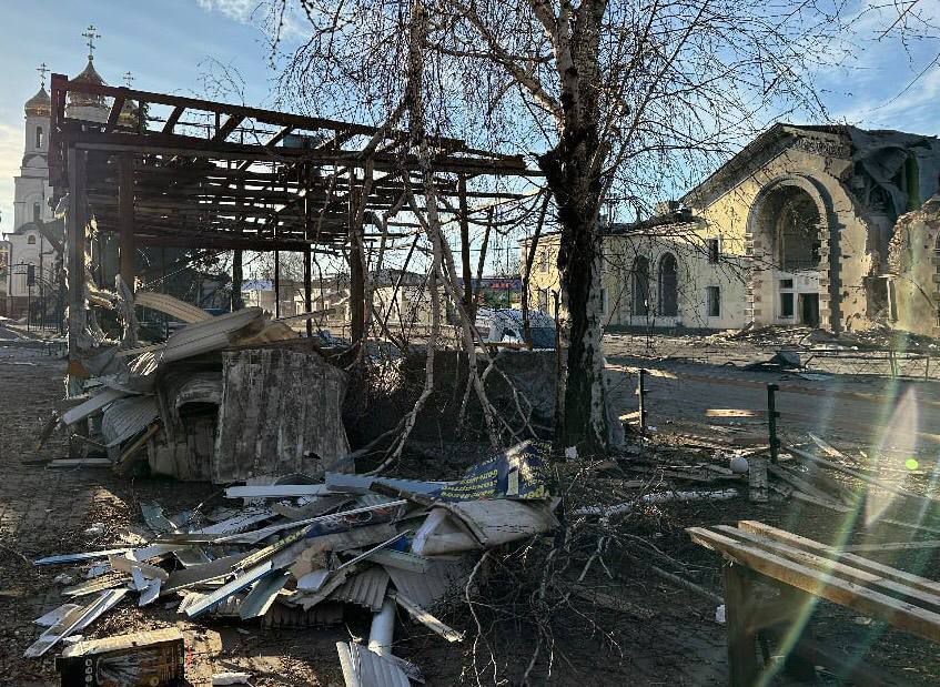 Здание вокзала получило значительные повреждения Здание вокзала получило значительные повреждения
