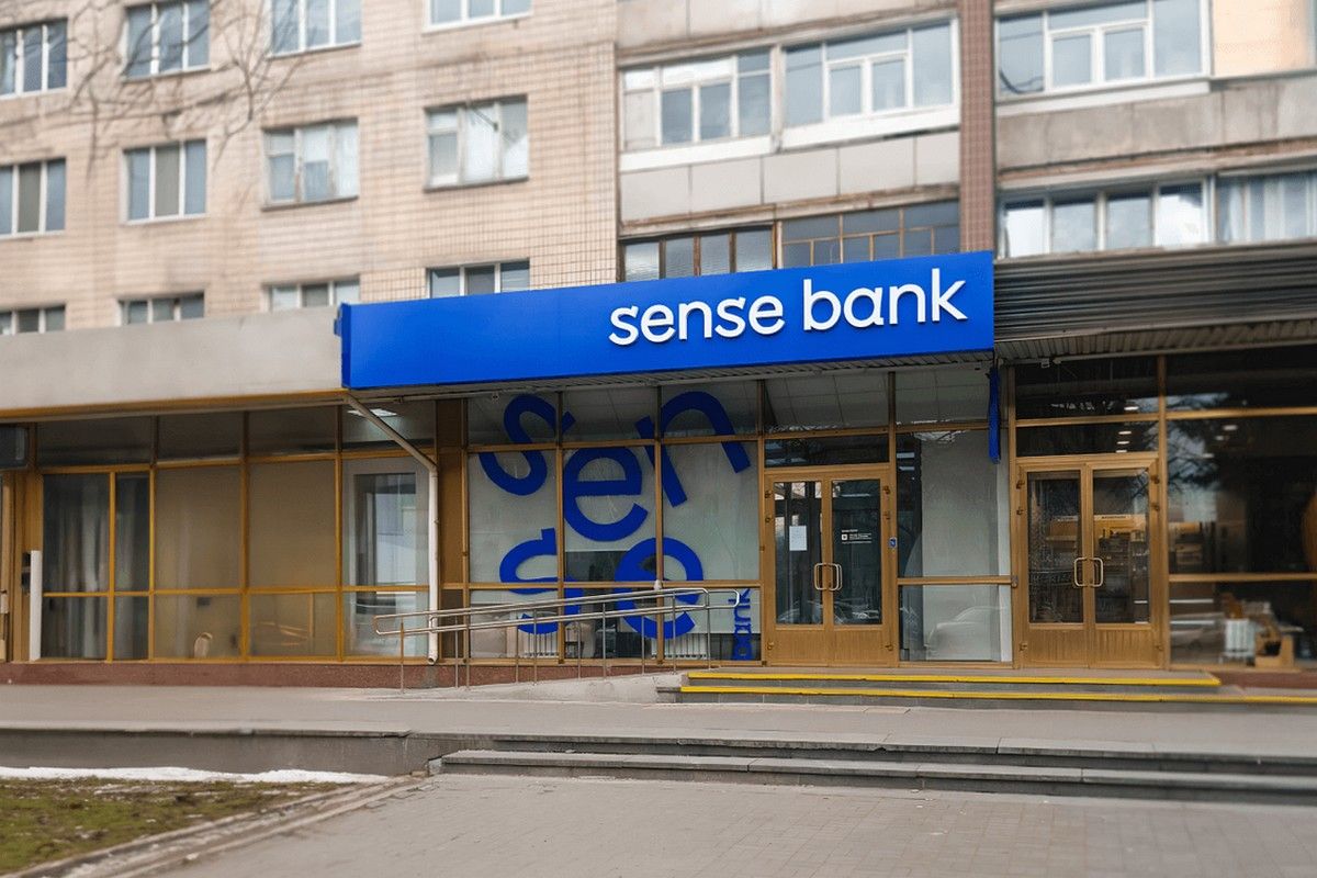 Отделение Sense Bank в Запорожье возобновляет свою работу после ракетной атаки на город 1