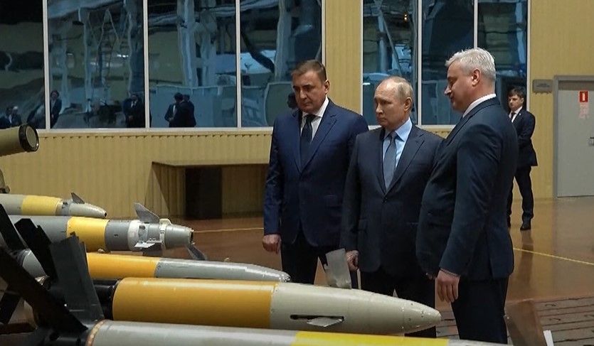 Вливання грошей у ВПК оживило економіку, але росіяни вже відчувають війну на власній кишені. Фото з відкритих джерел Вливання грошей у ВПК оживило економіку, але росіяни вже відчувають війну на власній кишені. Фото з відкритих джерел
