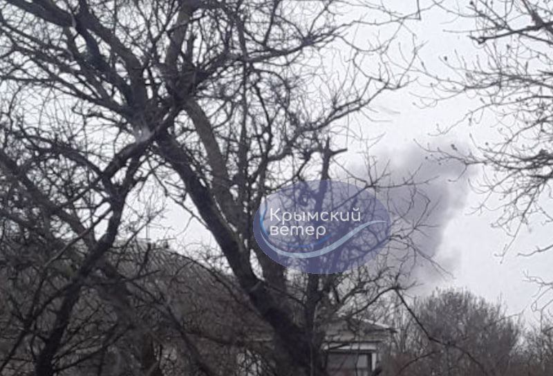 У Криму прогриміли вибухи відразу в декількох містах: є "приліт" по військовій базі 1