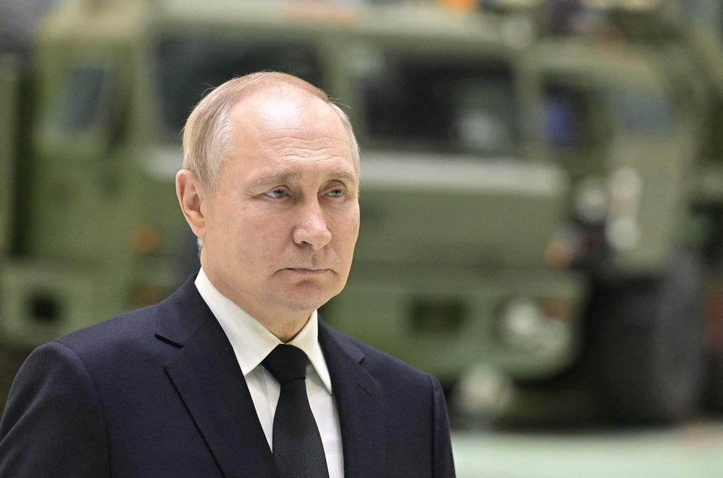 Путіна лякає гонка озброєнь, але він не може зупинитись та й не збирається це робити. Фото: Getty Images Путіна лякає гонка озброєнь, але він не може зупинитись та й не збирається це робити. Фото: Getty Images