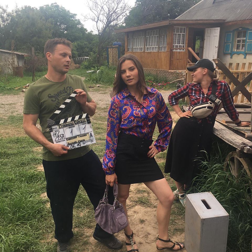 Антонина Хижняк на съемках сериала "Поймать Кардаша" Антонина Хижняк на съемках сериала "Поймать Кардаша"
